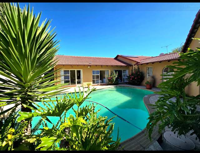 3 BEDROOM HOUSE FOR SALE IN BRACKENHURST